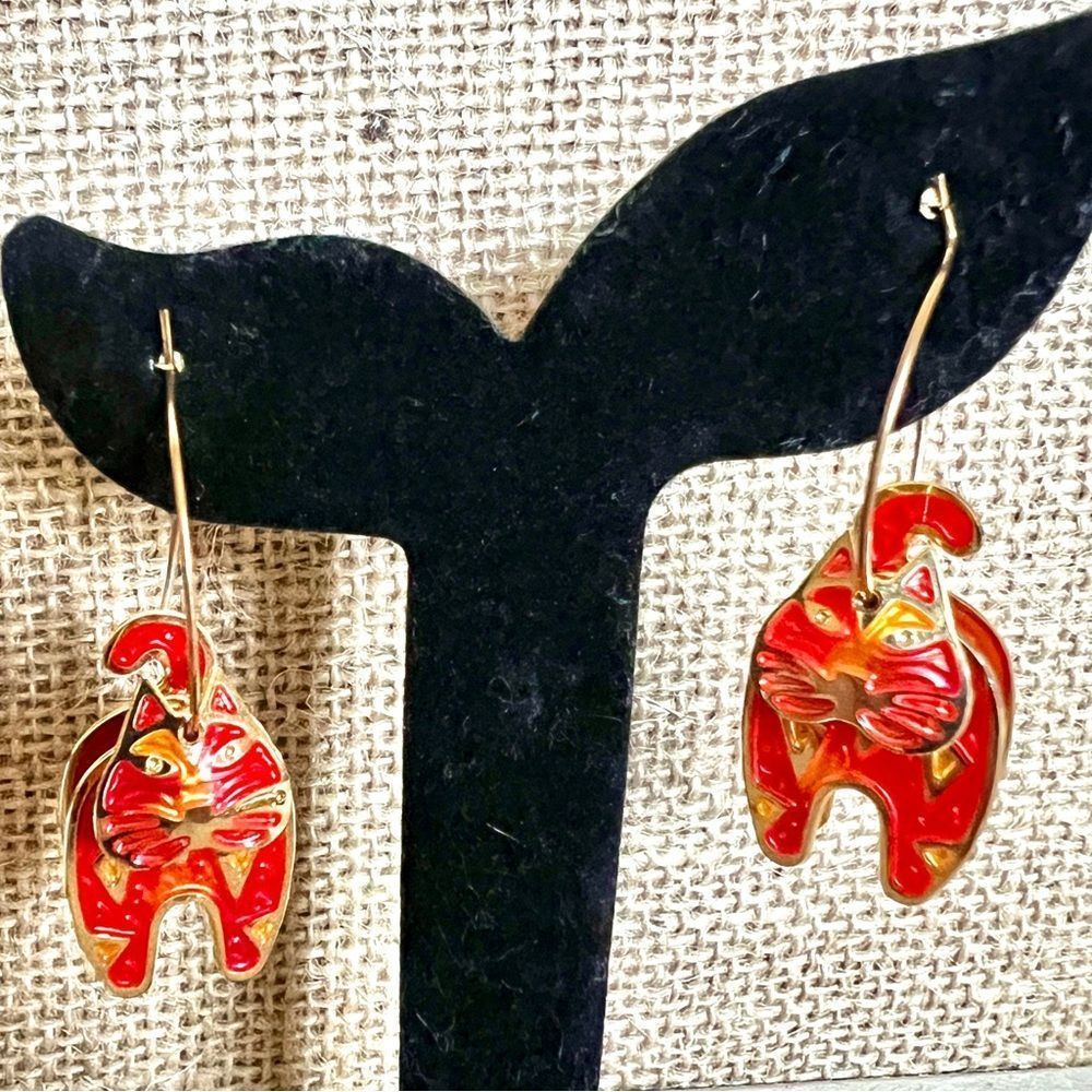 Vintage Edgar Berebi Red Enameled Cat Gold Tone Hoop Earrings